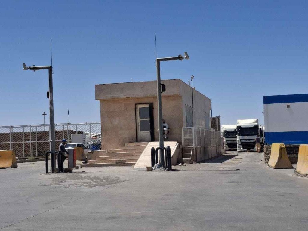 درگاه ورودی جدید گمرک دوغارون با پیگیری نماینده مجلس و مسئولین منطقه آزاد تجاری صنعتی دوغارون از مسیر تیرپارک سابق شهرداری تایباد بازگشایی شد تا روند خدمات‌رسانی گمرکی تسهیل شود.