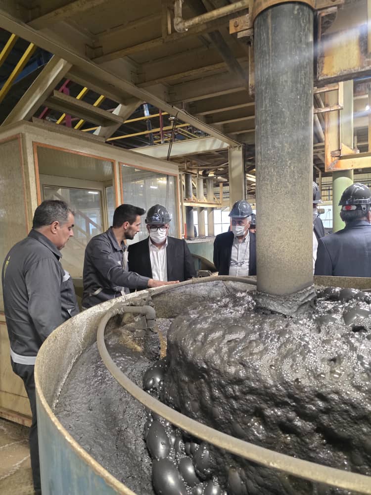 بازدید مدیرعامل سازمان منطقه آزاد دوغارون از صنایع سرب و روی زنجان